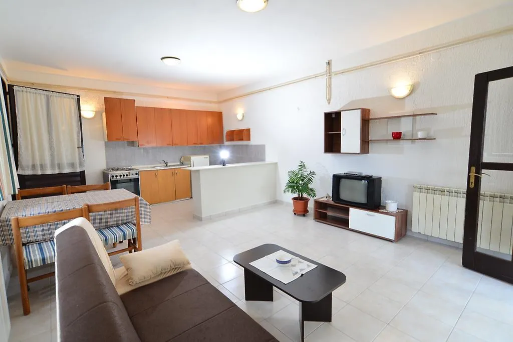 Apartments Elsa 534 Štinjan 0*,  Hırvatistan