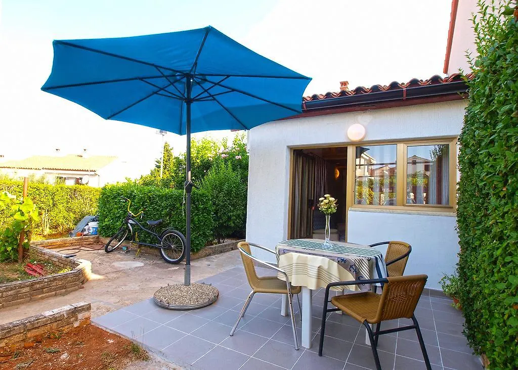 Apartments Elsa 534 Štinjan