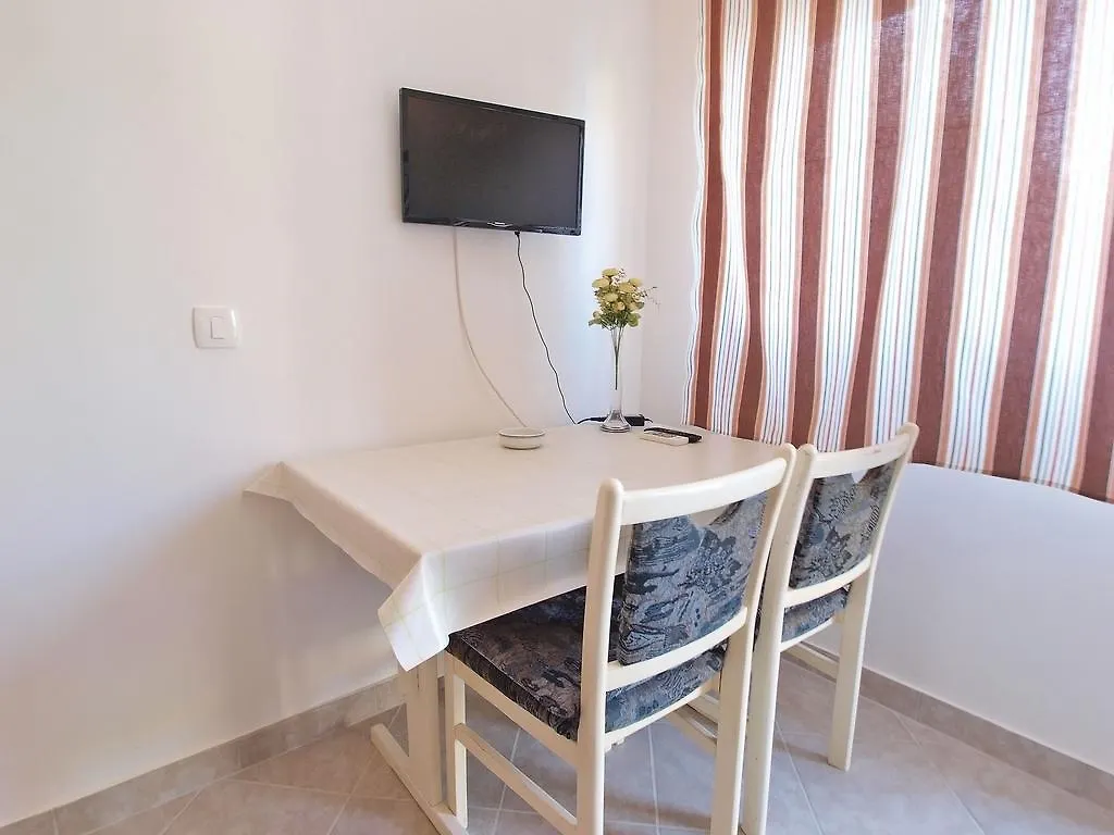 Apartments Elsa 534 Štinjan