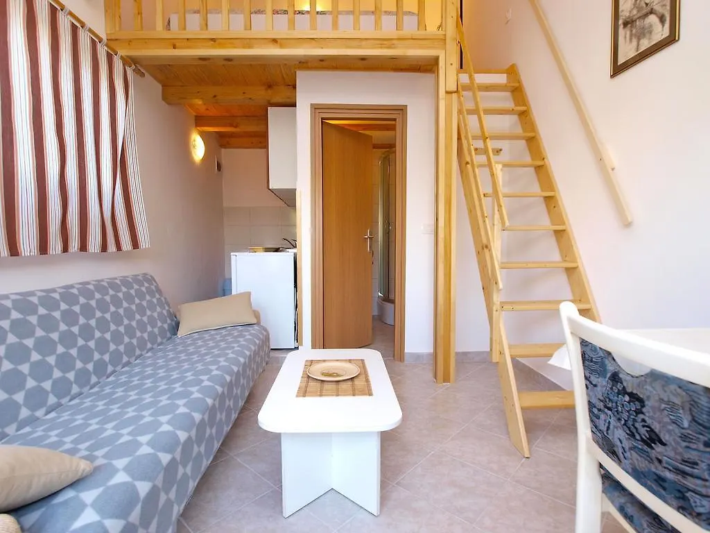 Apartments Elsa 534 Štinjan