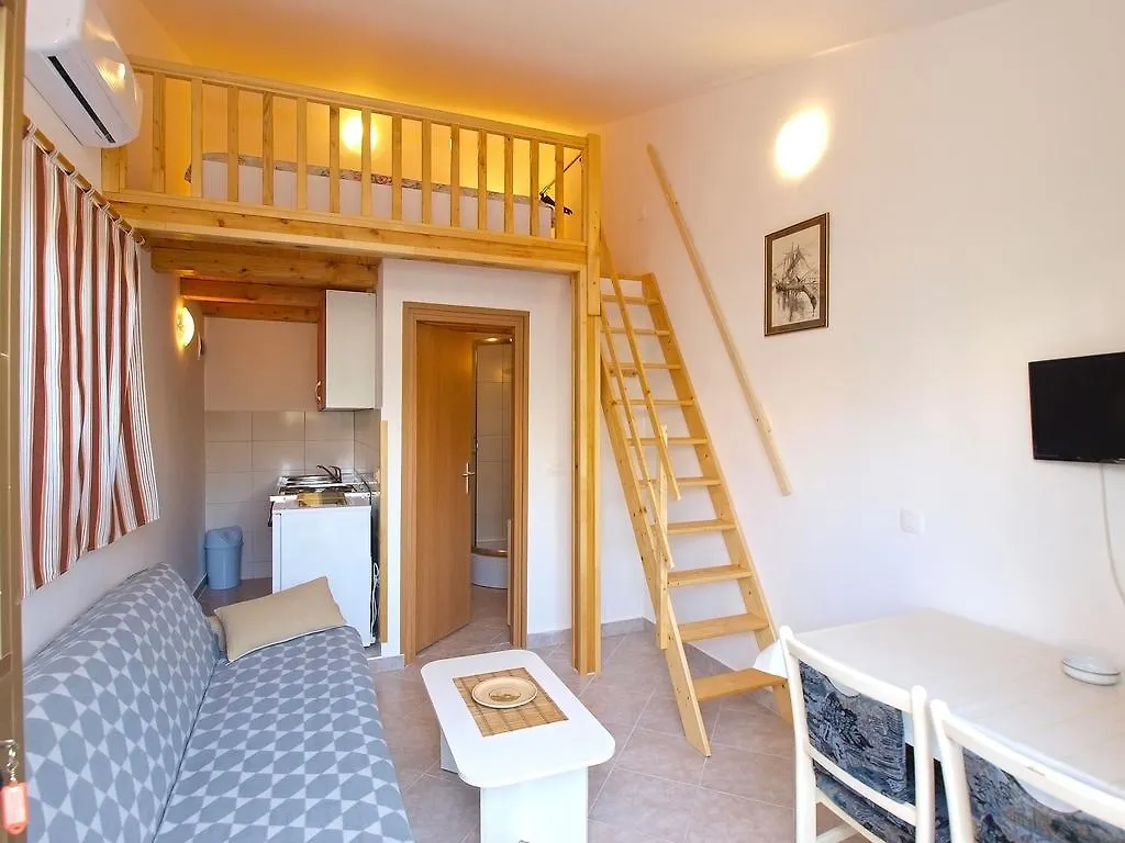 Apartments Elsa 534 Štinjan