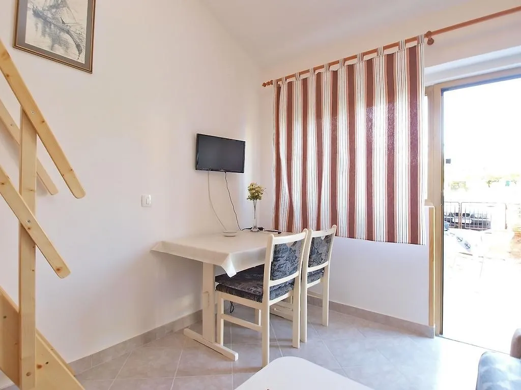 Apartments Elsa 534 Štinjan