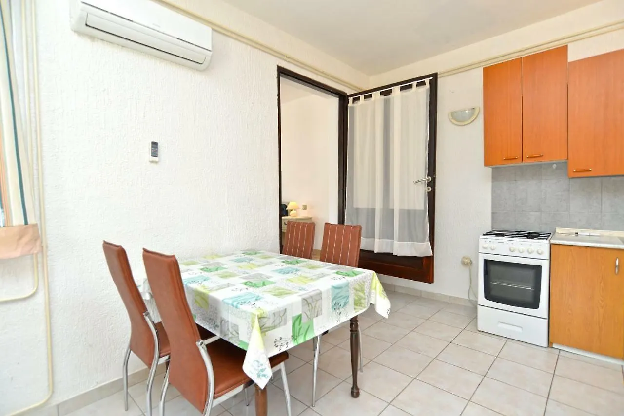 Apartments Elsa 534 Štinjan Hırvatistan