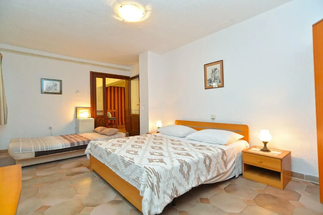 Apartments Elsa 534 Štinjan