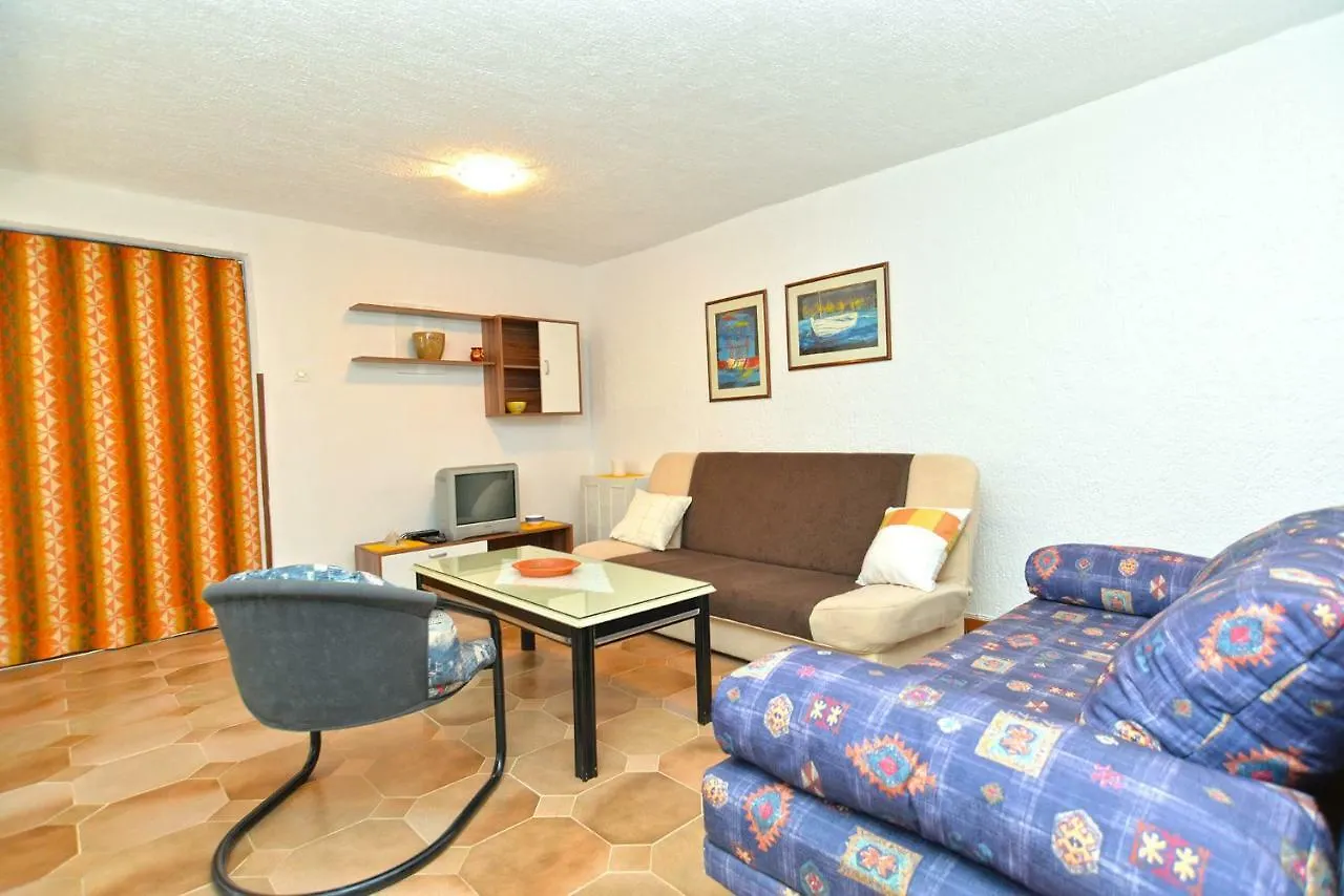Apartments Elsa 534 Štinjan